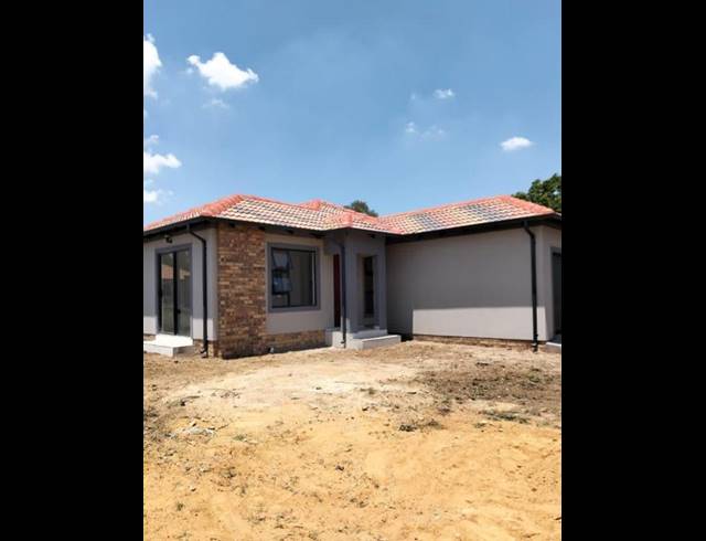 2 BEDROOM HOUSE FOR SALE IN SHARON PARK